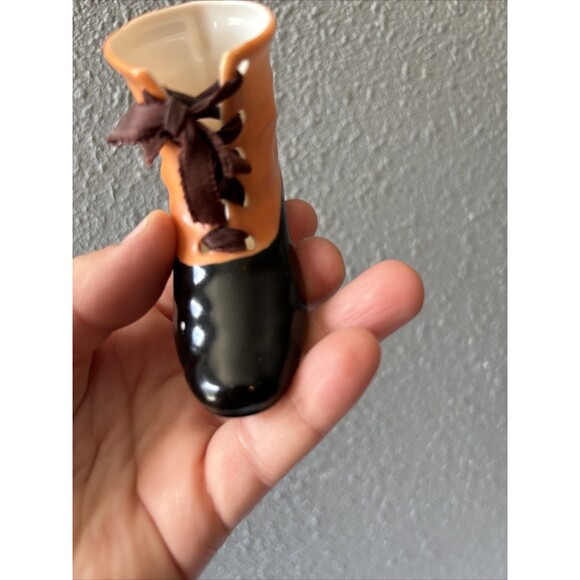 Victoria Carlsbad Austrian Porcelain 2 - "Shoes of Glass" Collection - Picture 10 of 14